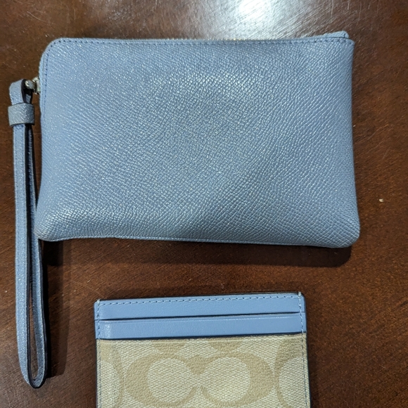 Coach clutch and credit card holder - Picture 2 of 3
